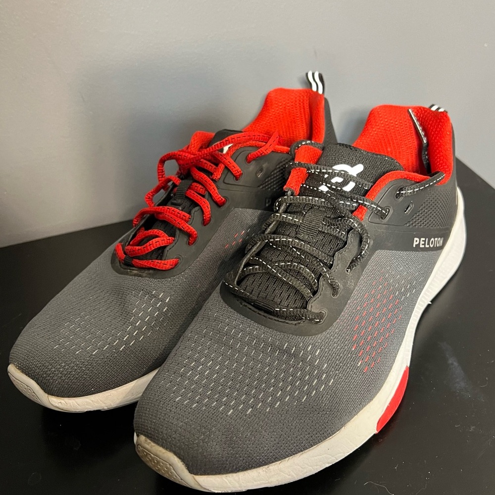 Peloton Circuit Runner Sneakers women’s sz 10